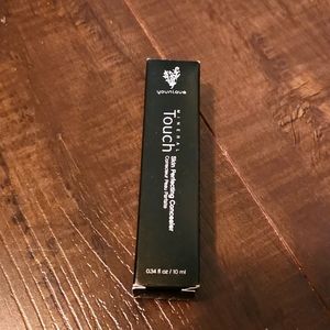 Younique skin perfecting concealer
